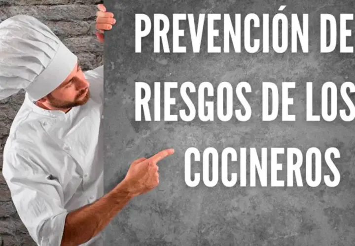 Chef señalando "Prevención de riesgos de los cocineros". Conoce las normas de la cocina para trabajar seguro.