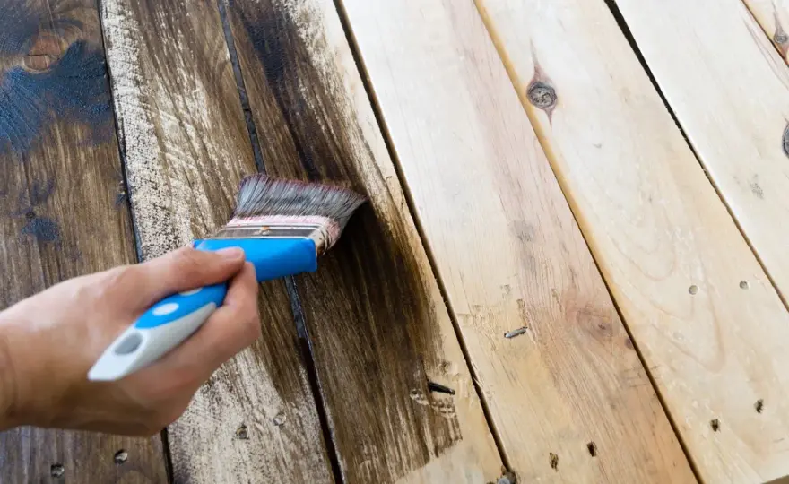 Cómo pintar madera para que el acabado dure