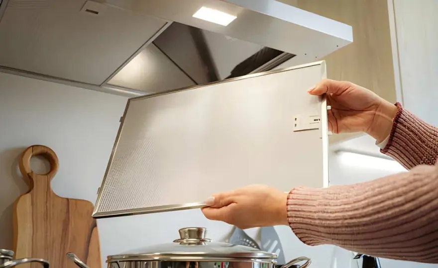 Cómo quitar una campana extractora vieja sin dañar la cocina