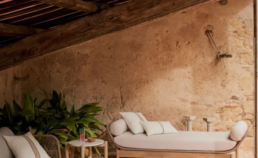Buhardilla baja - cómo aprovecharla con luz y muebles bajos
