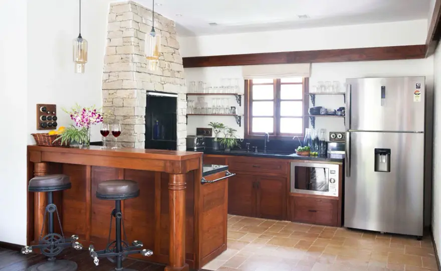 Cocinas con chimenea - estilo, materiales y presupuesto