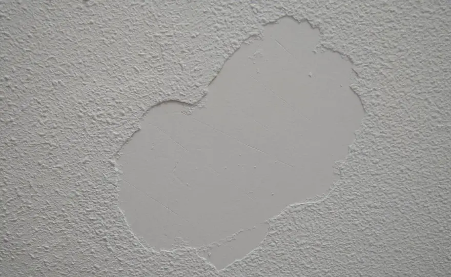Gotelé en casa - cuándo compensa quitarlo y cómo dejar la pared lisa