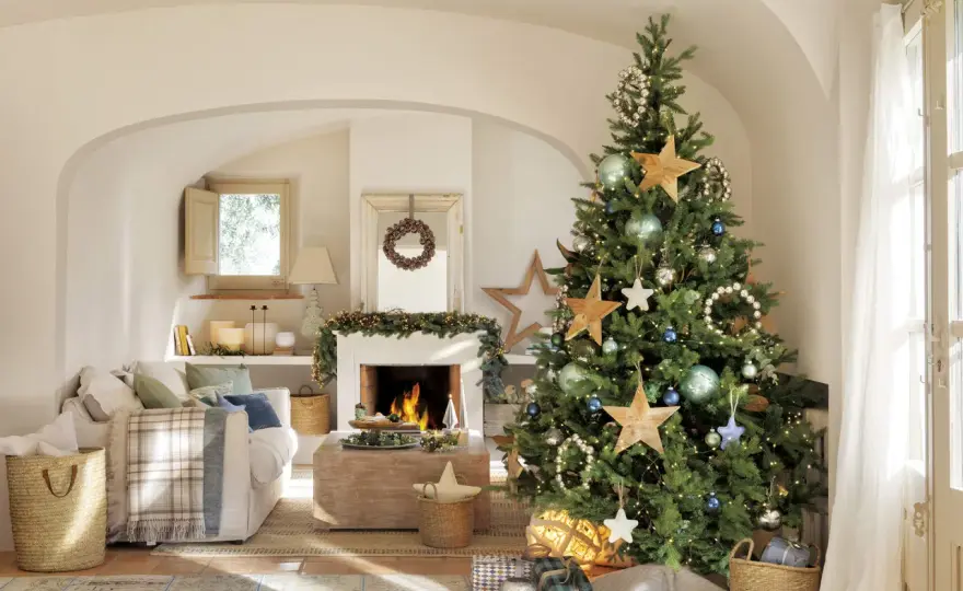 Decoración navideña del salón sin recargarlo
